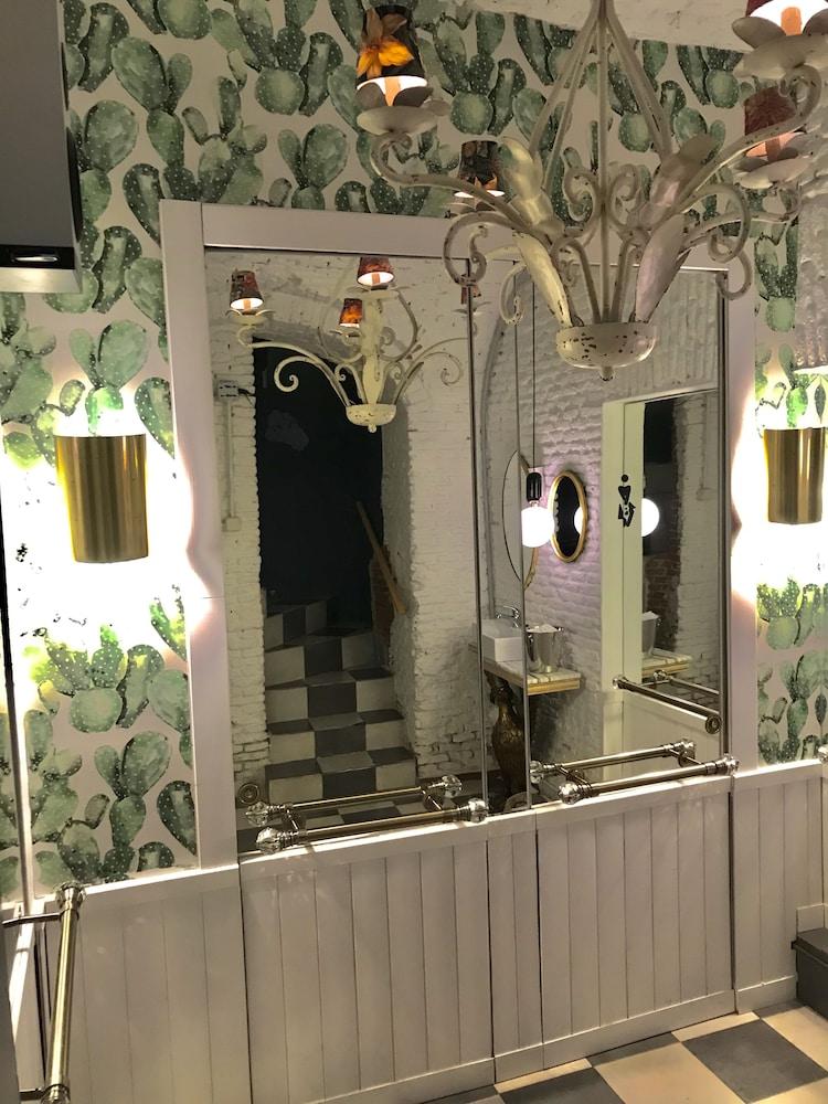 Abalu Design Boutique Gran Via - Only Adults